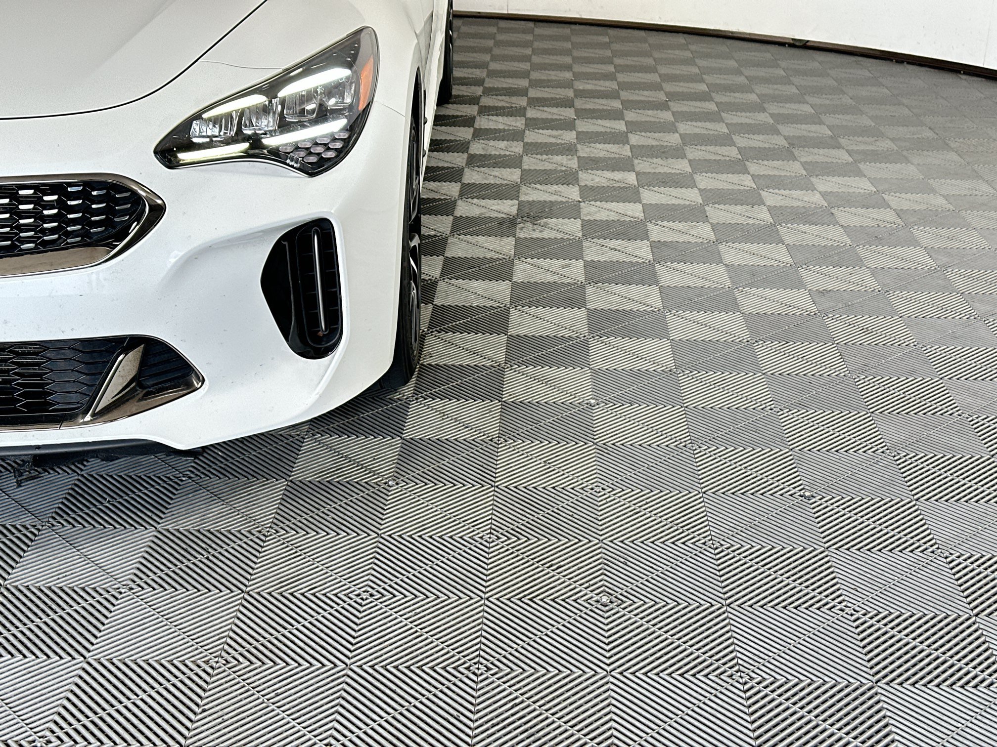 Used 2023 Kia Stinger GT-Line RWD image 9