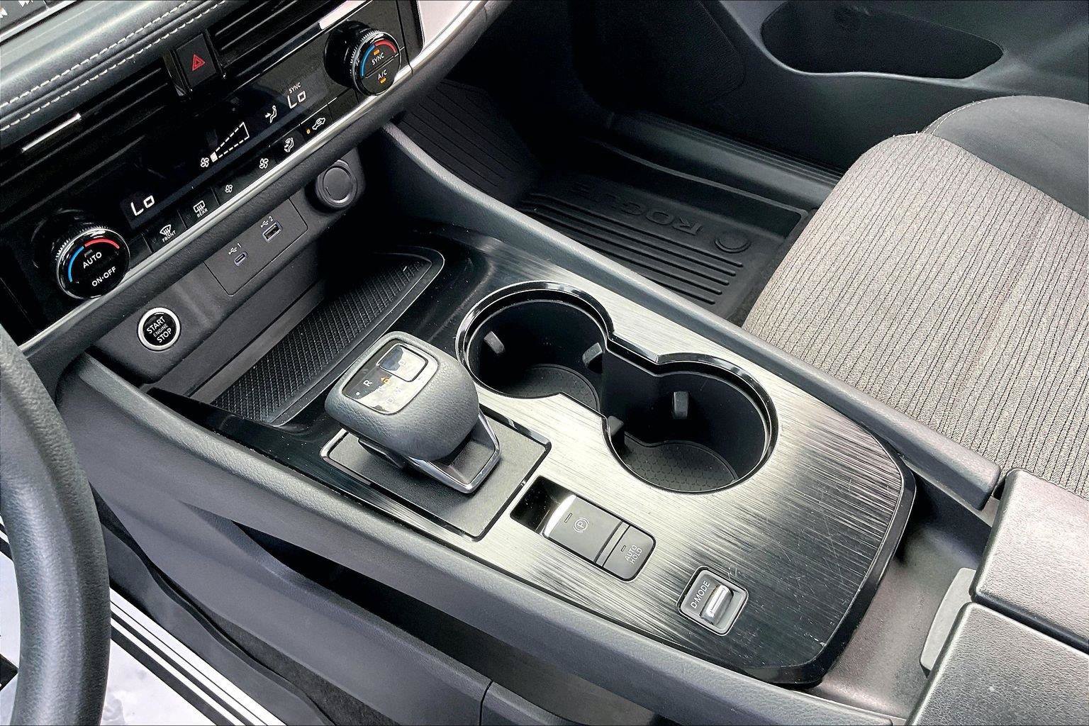 Certified 2021 Nissan Rogue SV FWD image 16