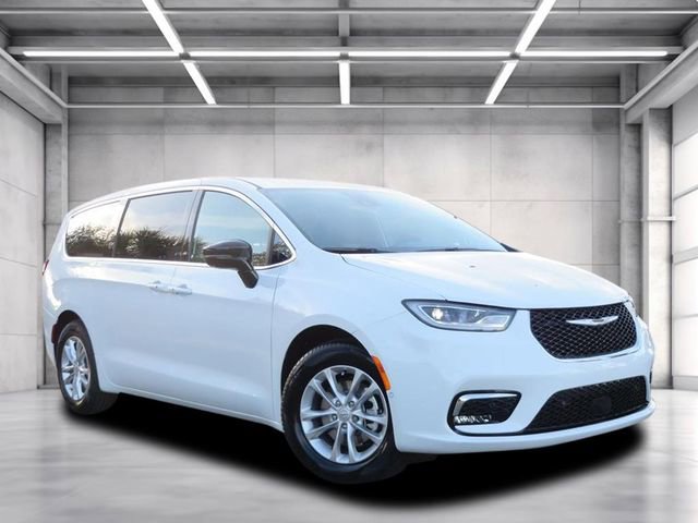 New 2026 Chrysler Pacifica Select