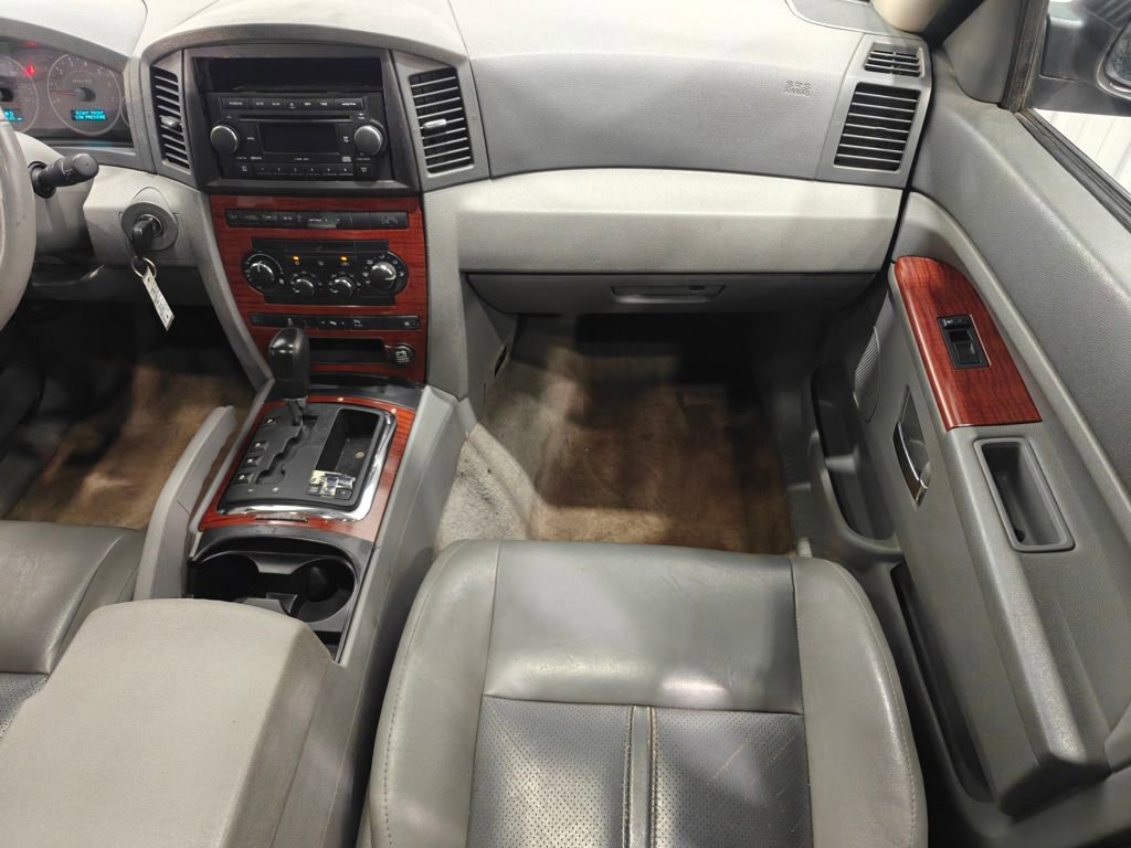 Used 2005 Jeep Grand Cherokee Limited w/ Trailer Tow Group IV AWD/4WD image 22
