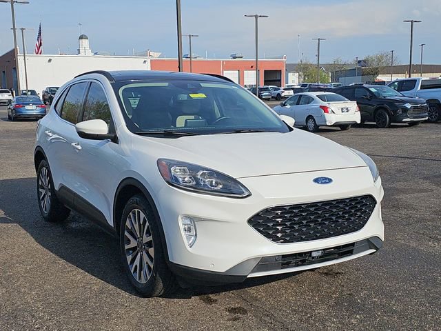 Used 2020 Ford Escape Titanium image 10