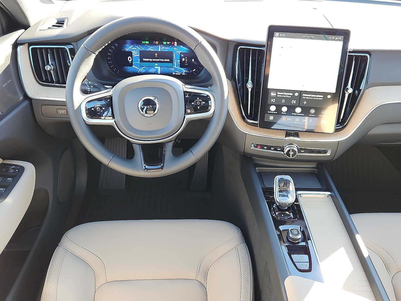 Used 2027 Volvo XC60 B5 Plus AWD/4WD image 11