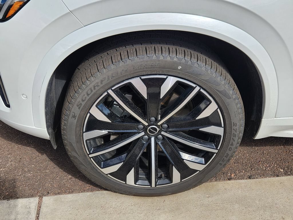 Used 2025 Volvo XC90 B6 Plus AWD/4WD image 8