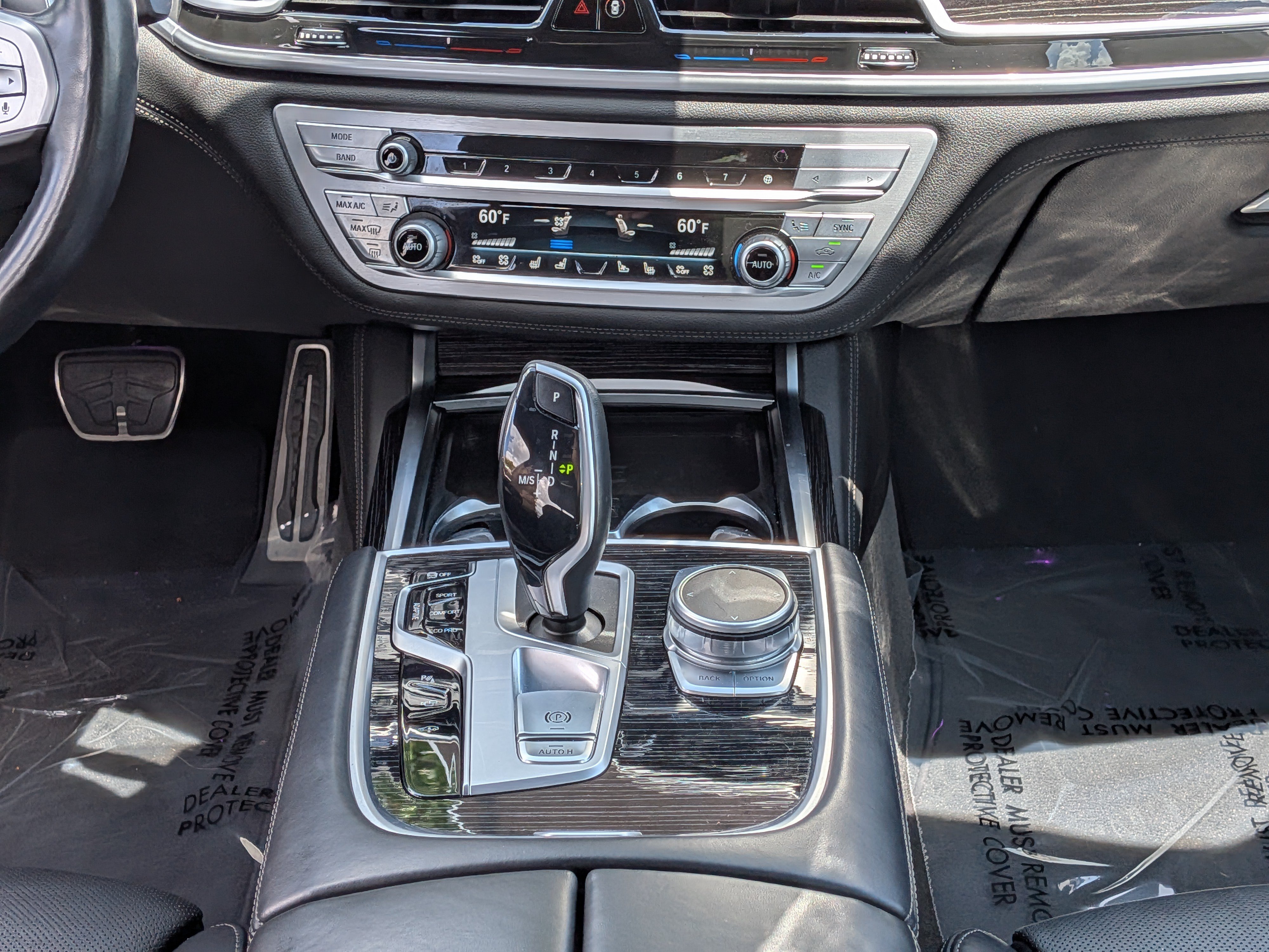 Used 2022 BMW 740i w/ M Sport Package RWD image 21