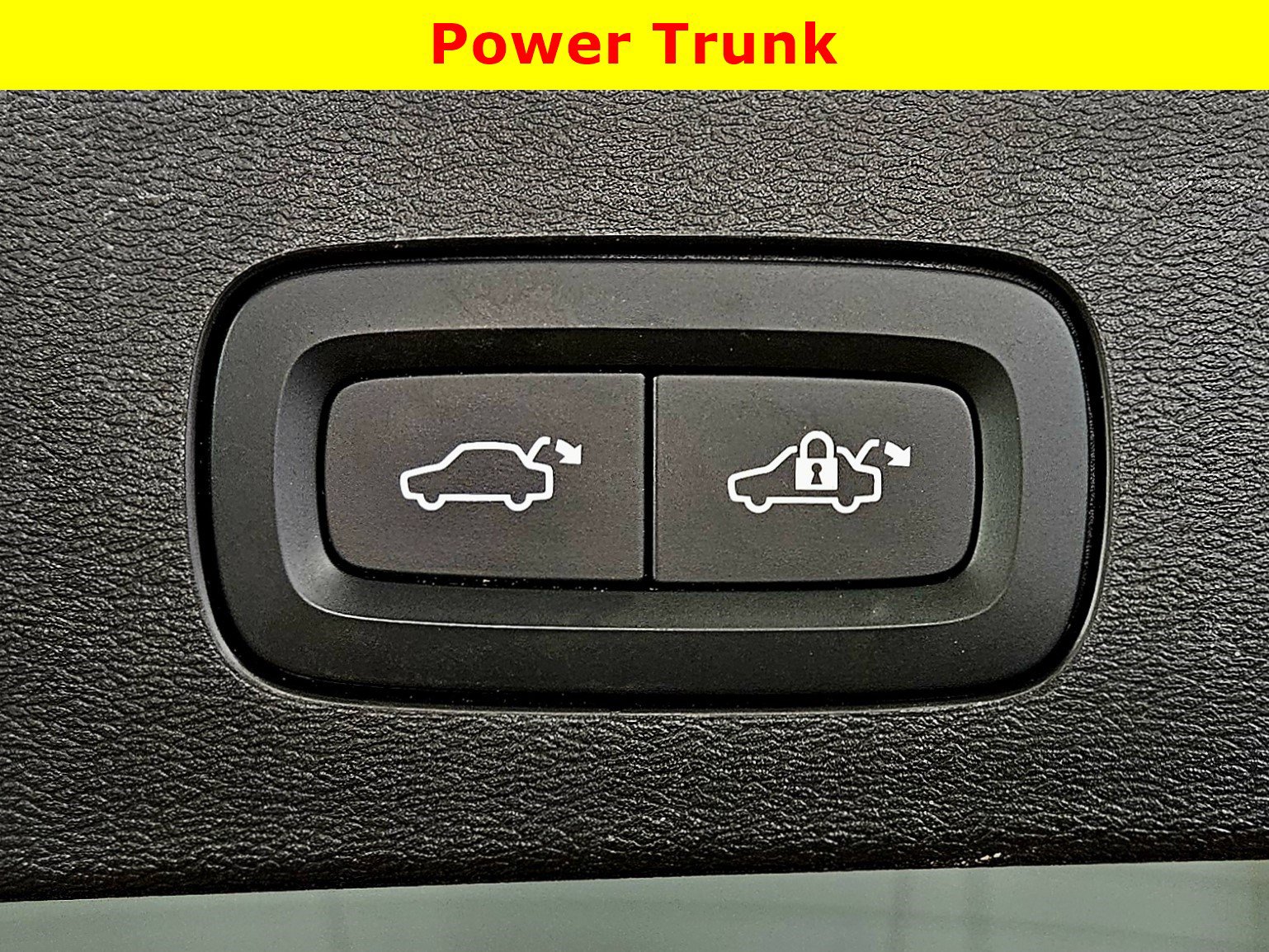 Used 2023 Volvo V60 B5 Cross Country Plus w/ Protection Package Premier image 29