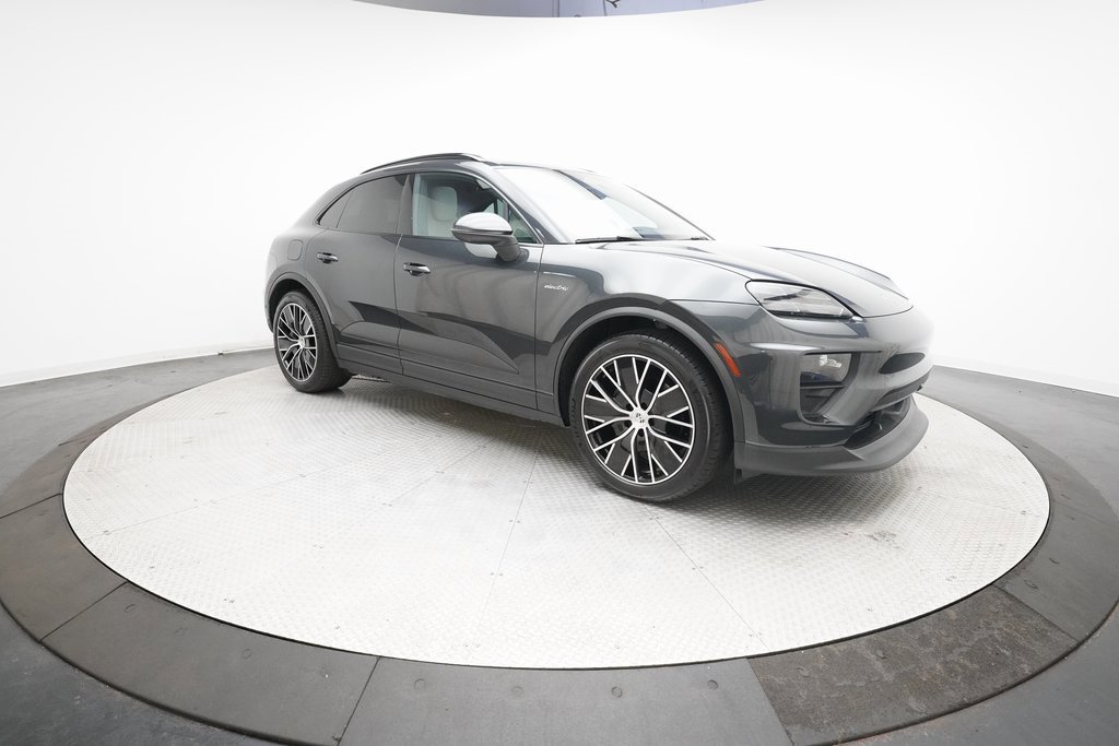 Used 2024 Porsche Macan 4 Electric image 9