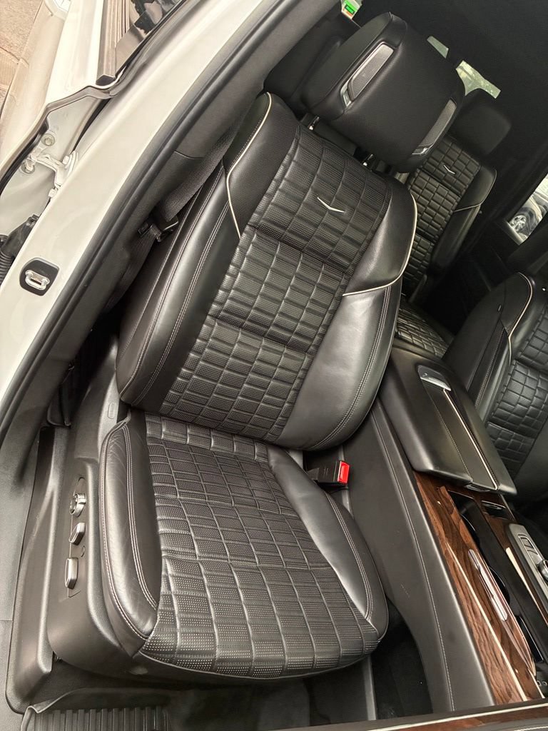 Used 2021 Cadillac Escalade ESV Sport Platinum w/ LPO, ONYX Package AWD/4WD image 26