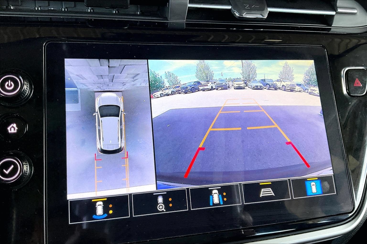 Used 2022 Chevrolet Bolt EUV Premier w/ Sun & Sound Package FWD image 14