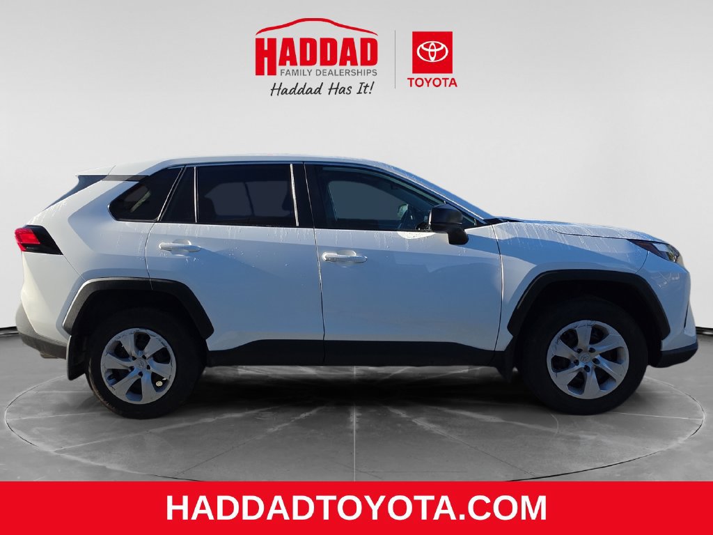 Used 2023 Toyota RAV4 LE AWD/4WD image 7