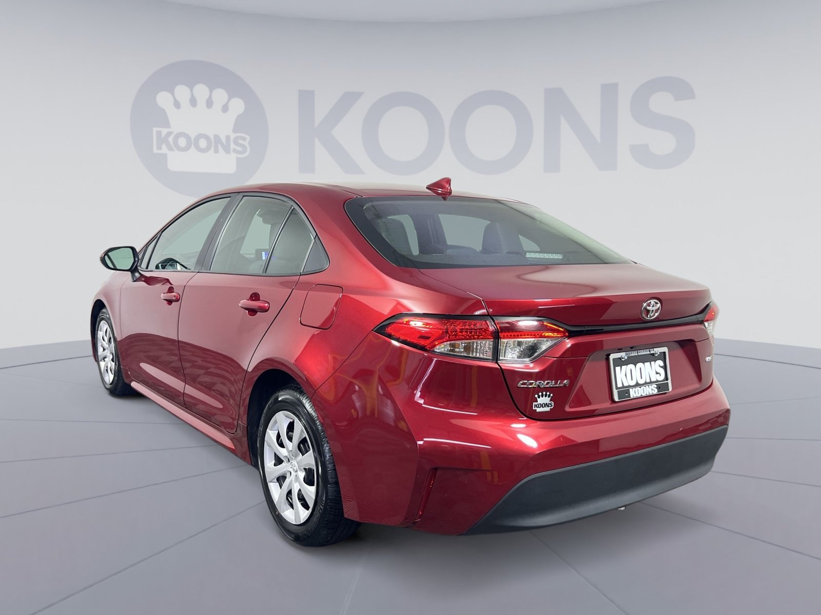 Used 2025 Toyota Corolla LE FWD image 4