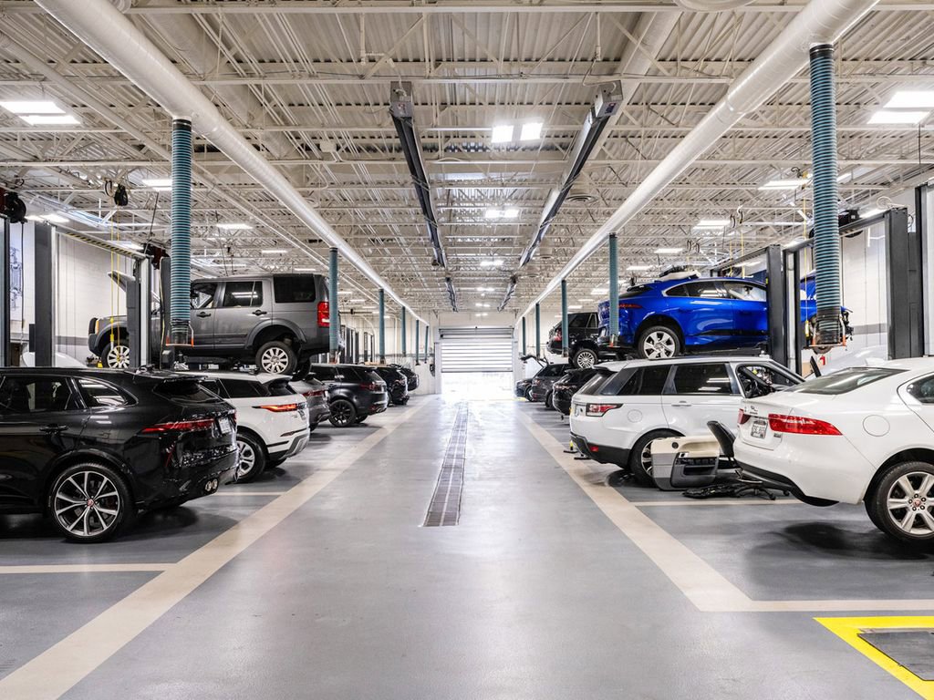 New 2025 Land Rover Defender 130 S image 26