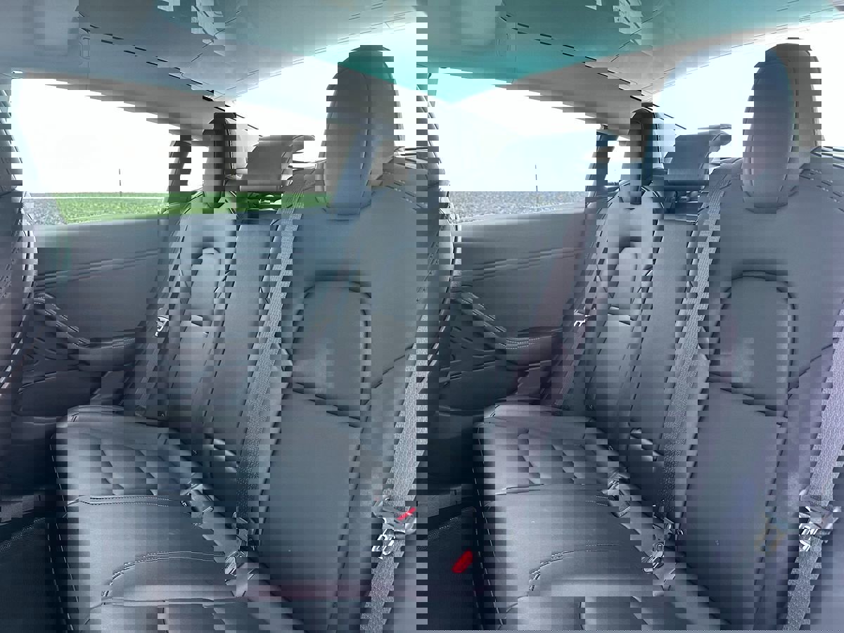 Used 2018 Tesla Model 3 Long Range image 32