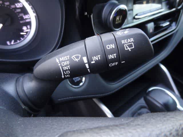Used 2023 Toyota Highlander L image 21