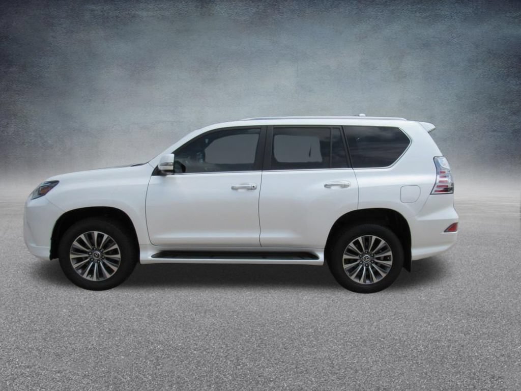 Used 2023 Lexus GX 460 Luxury w/ Accessory Package AWD/4WD image 3