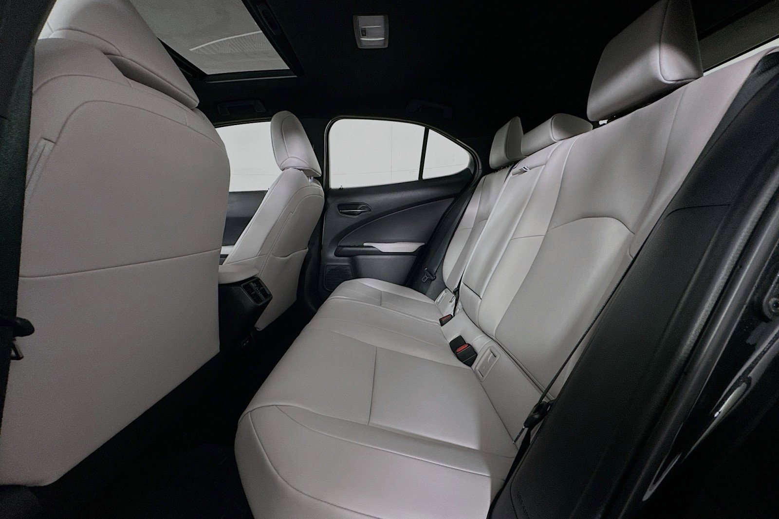 Used 2023 Lexus UX 250h UX 250h image 8