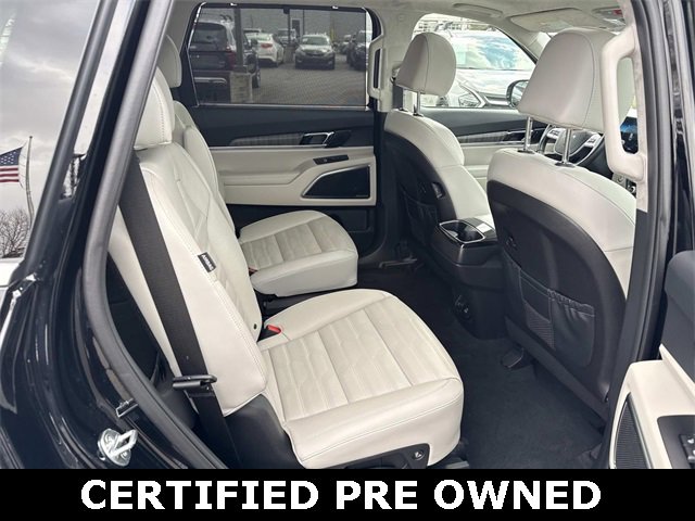 Used 2024 Kia Telluride SX Prestige w/ Towing Package image 11
