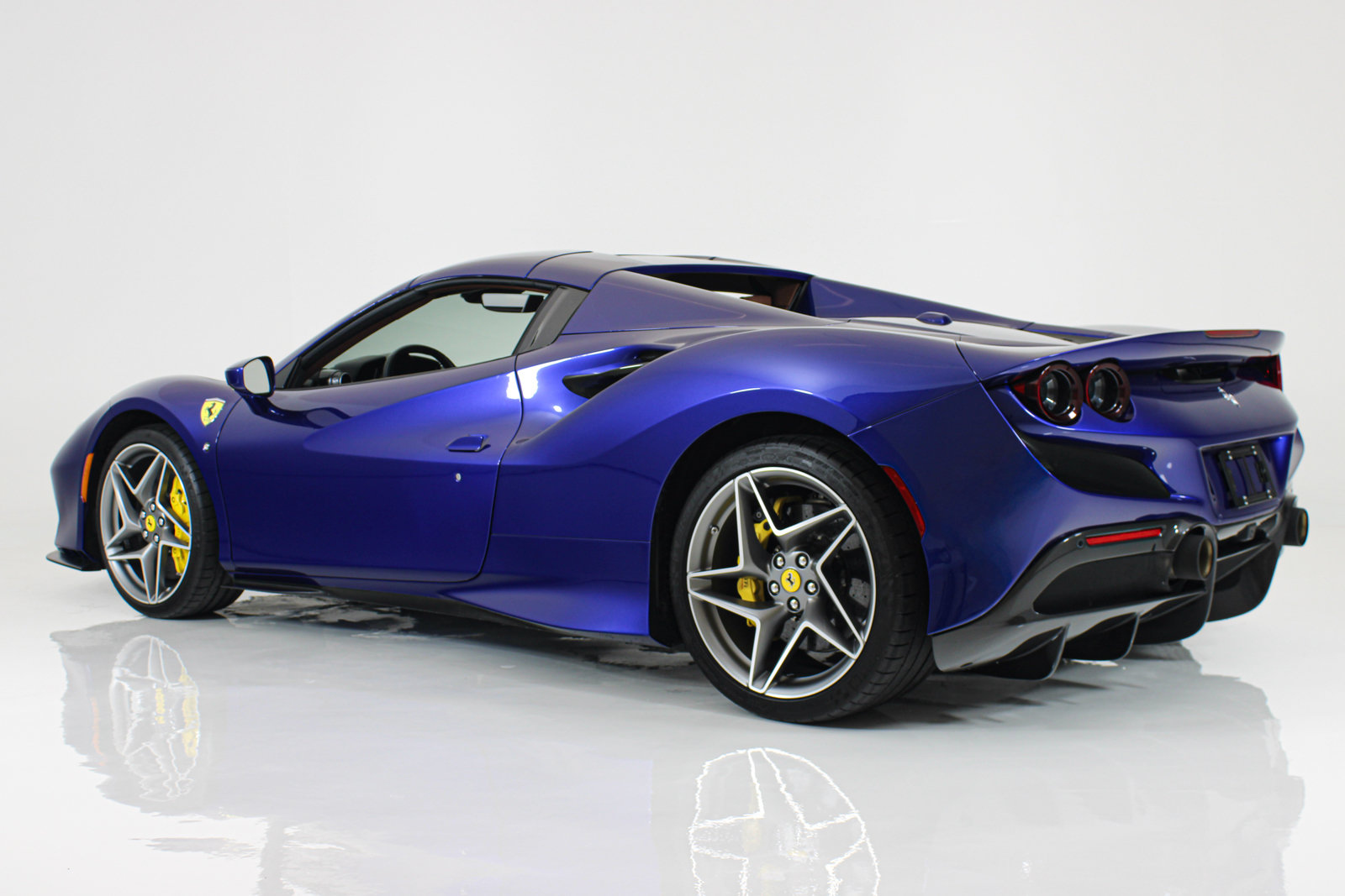 Certified 2023 Ferrari F8 Tributo RWD image 8