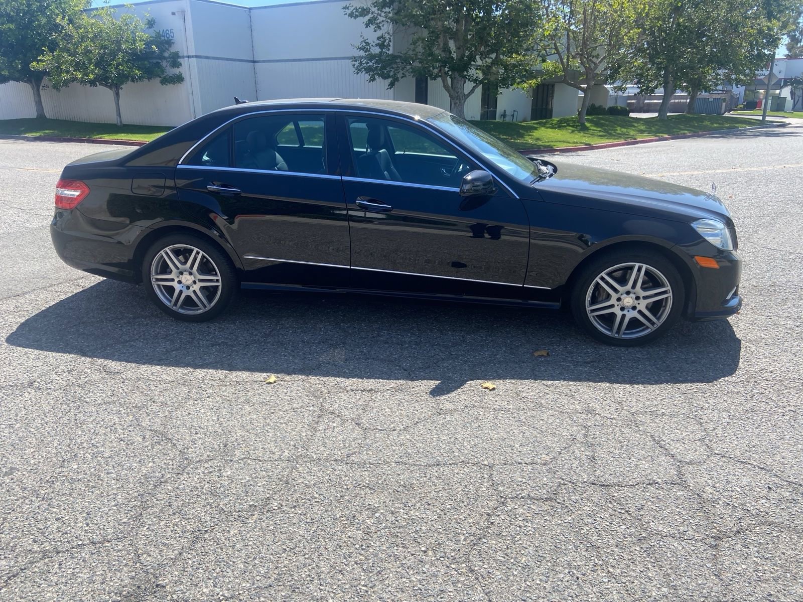 Used 2010 Mercedes-Benz E 550 Sedan image 5