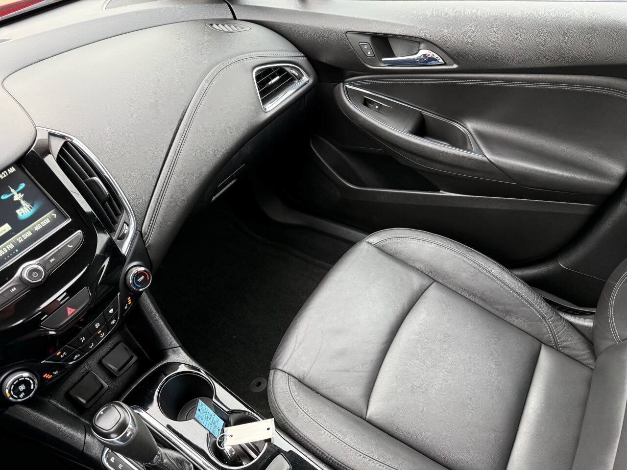 Used 2018 Chevrolet Cruze Premier FWD image 22