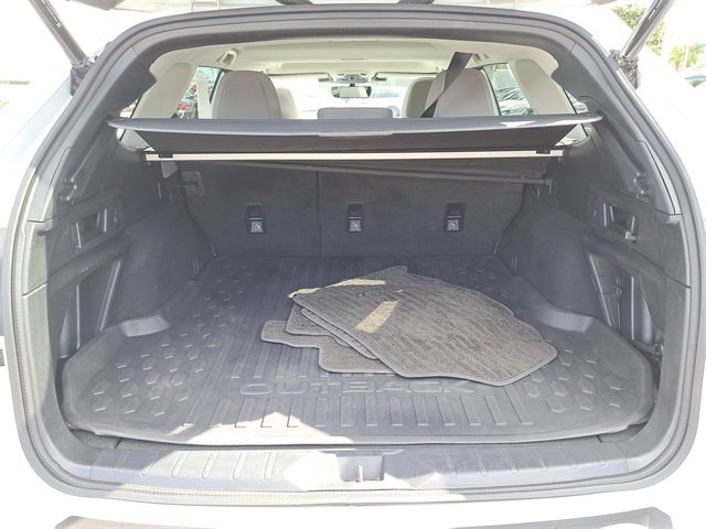 Used 2023 Subaru Outback Premium image 9