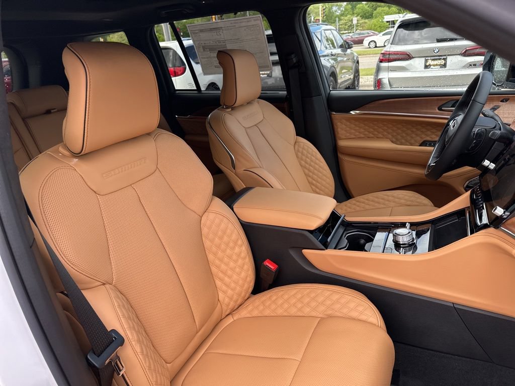 New 2026 Jeep Grand Cherokee Summit AWD/4WD image 14