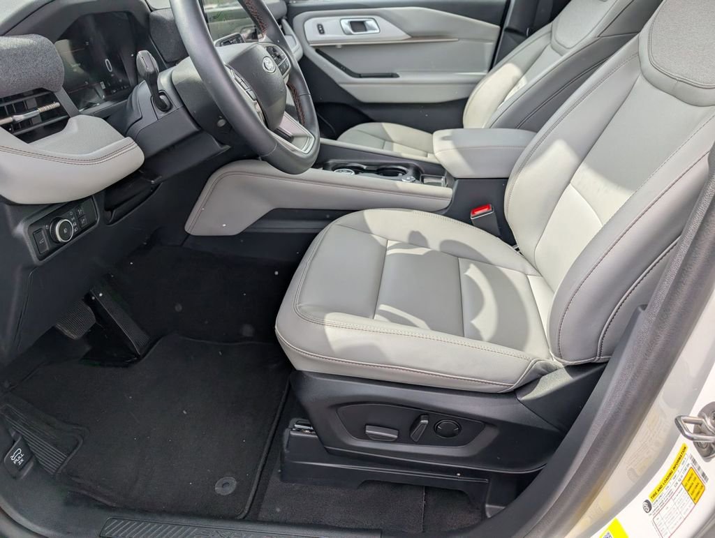New 2025 Ford Explorer Active w/ Active Comfort Package AWD/4WD image 24
