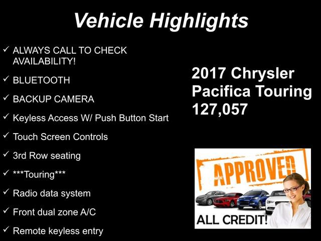 Used 2017 Chrysler Pacifica Touring w/ Tire & Wheel Group FWD image 9