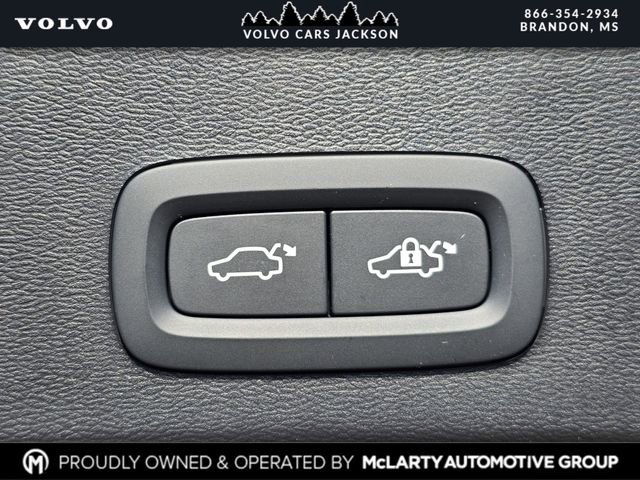 New 2026 Volvo XC40 B5 Ultra w/ Protection Package Premier image 27