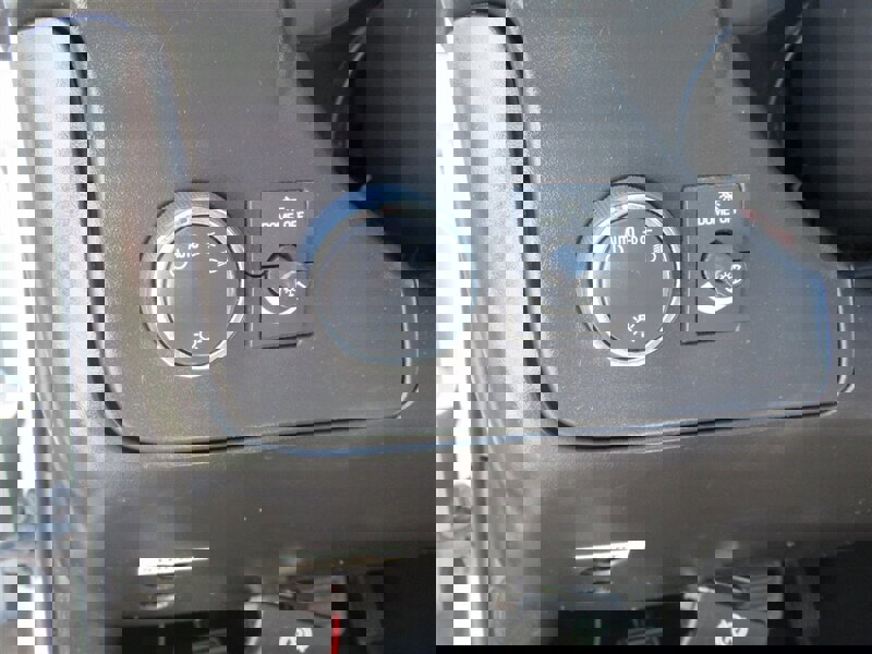 Used 2014 Chevrolet Express 2500 image 17