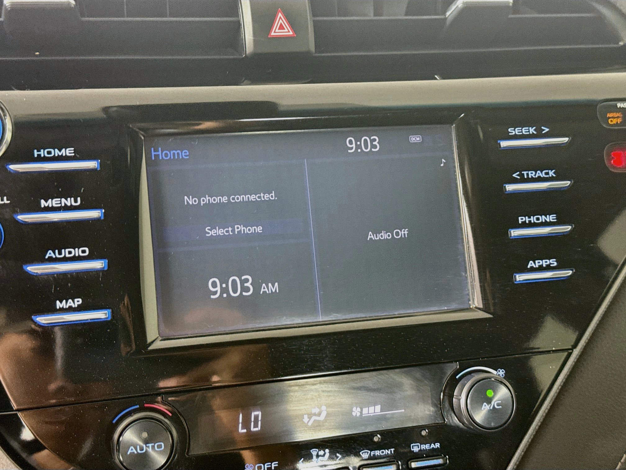 Used 2019 Toyota Camry SE FWD image 16