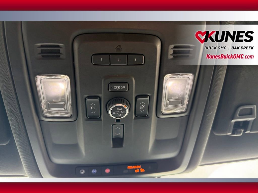 Used 2023 Chevrolet Suburban Premier AWD/4WD image 25