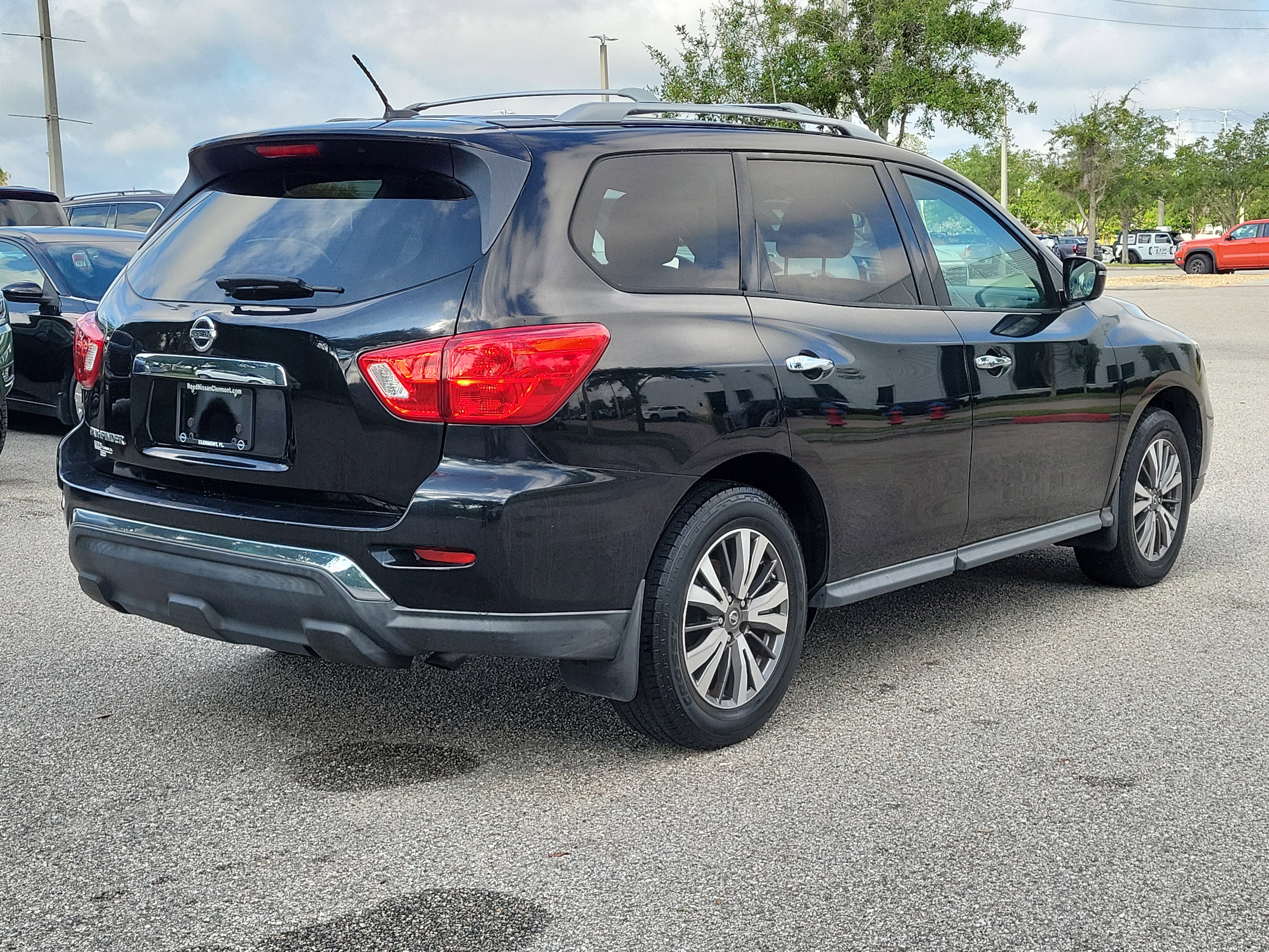 Used 2017 Nissan Pathfinder S FWD image 5
