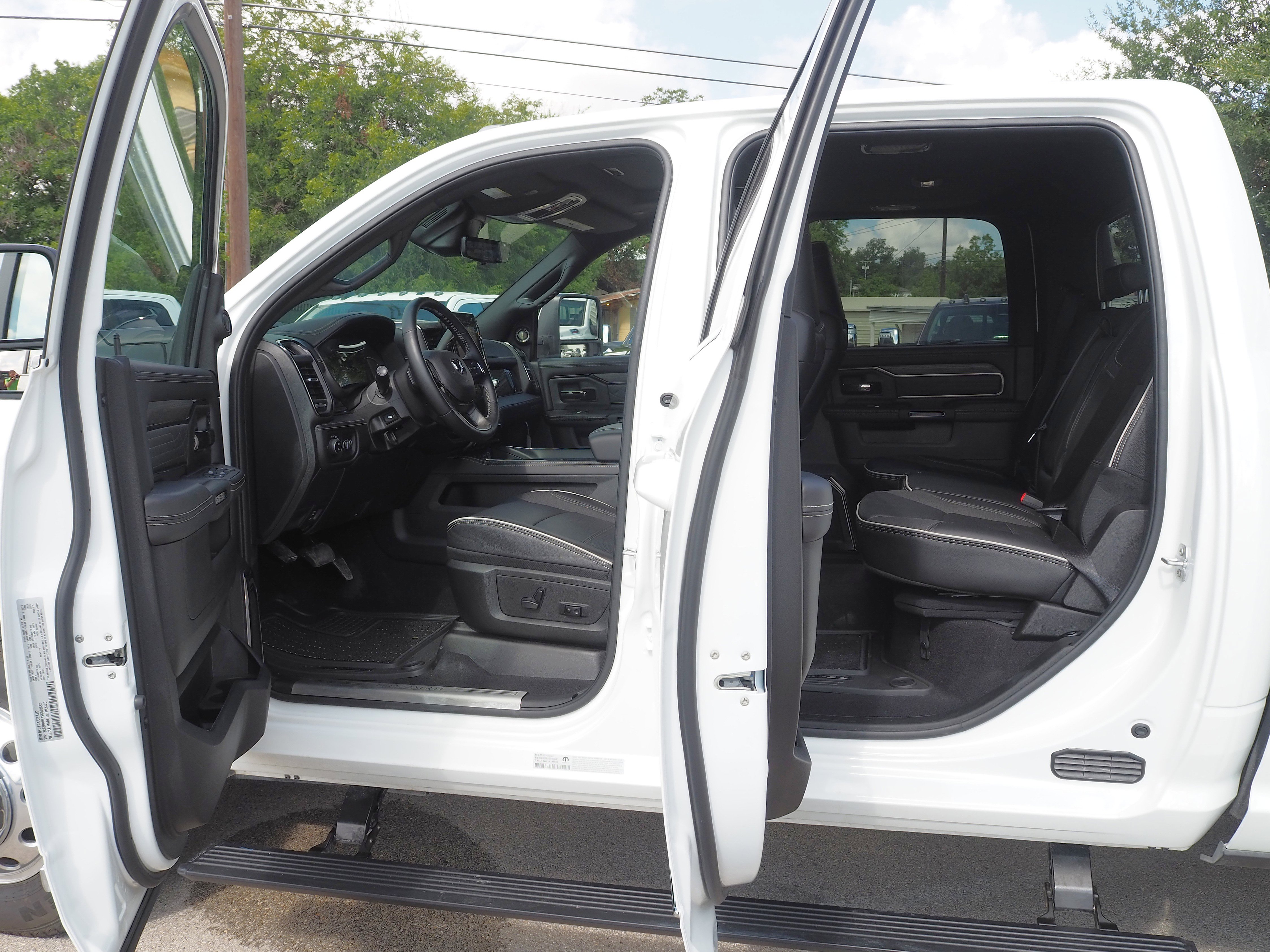 New 2025 RAM 3500 Limited image 11