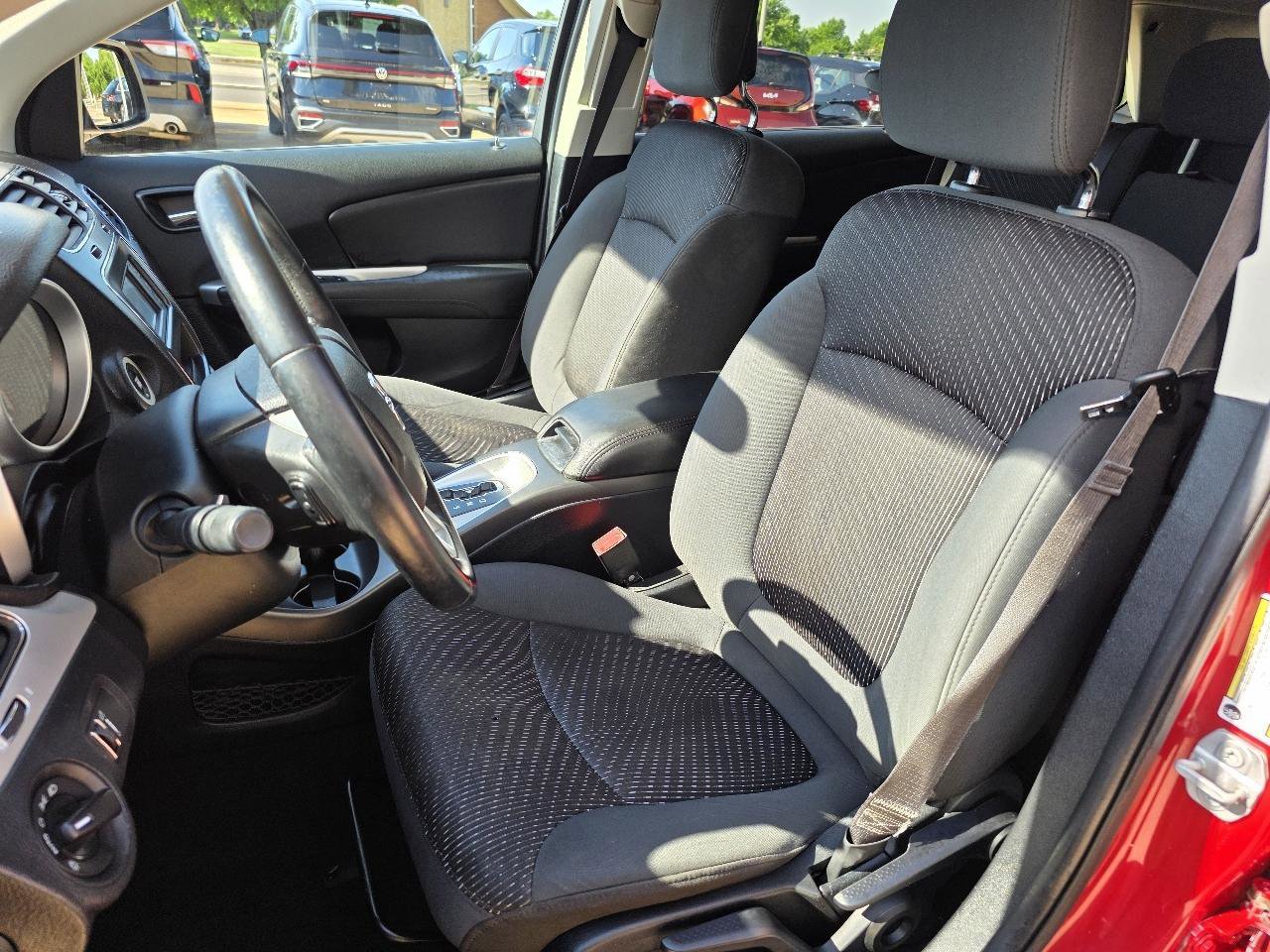 Used 2018 Dodge Journey SE w/ Connectivity Group FWD image 13