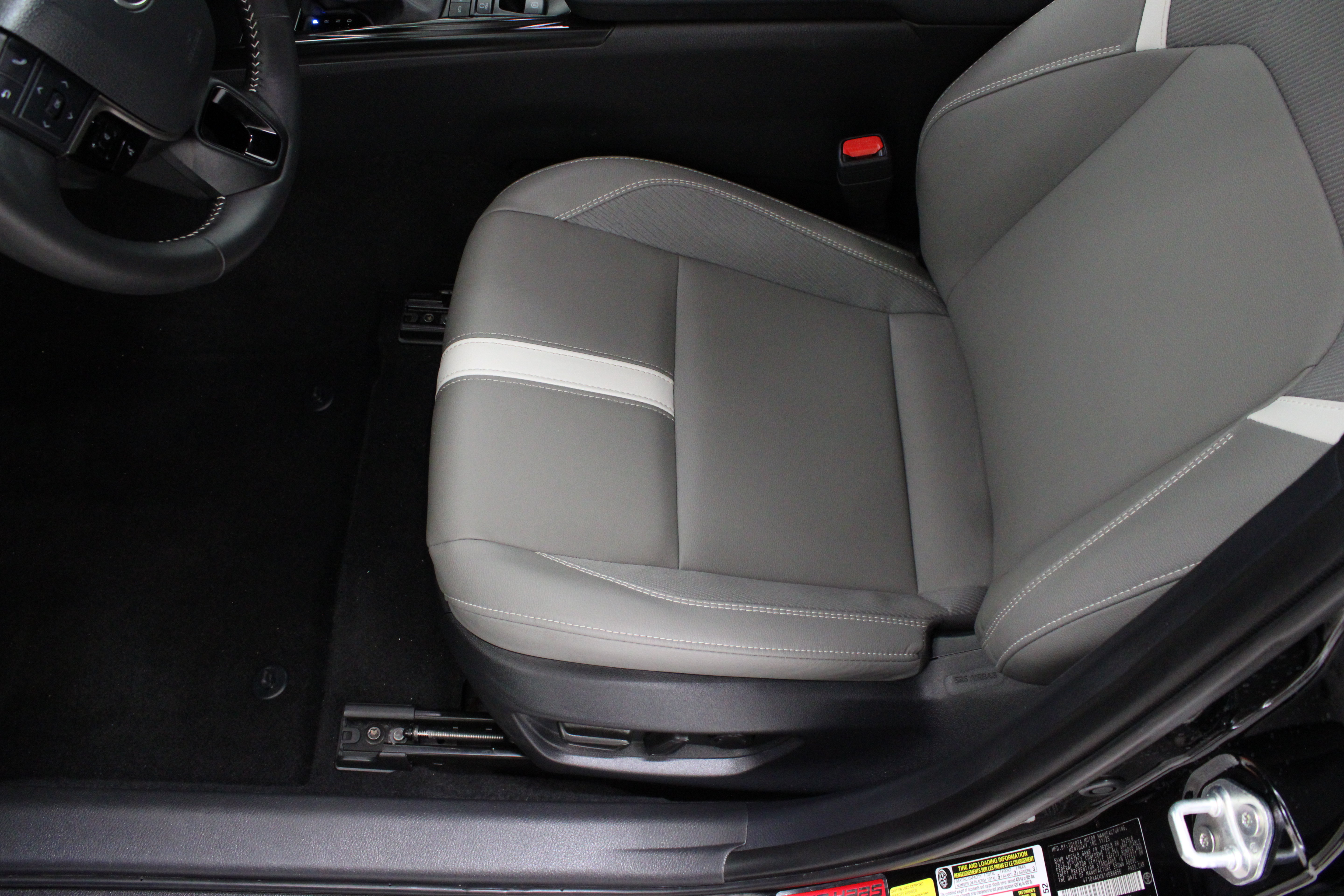 Used 2026 Toyota Camry SE w/ Convenience Package FWD image 15