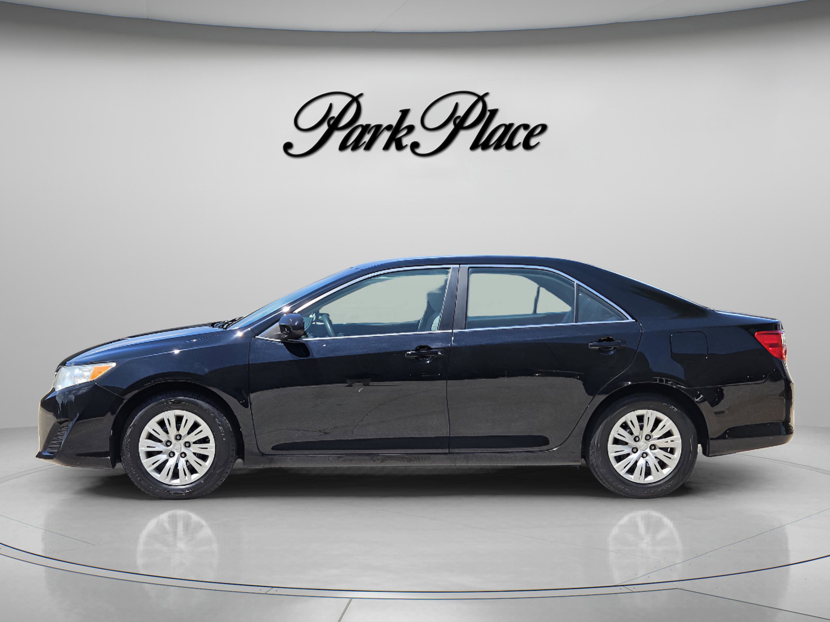 Used 2014 Toyota Camry L FWD image 2
