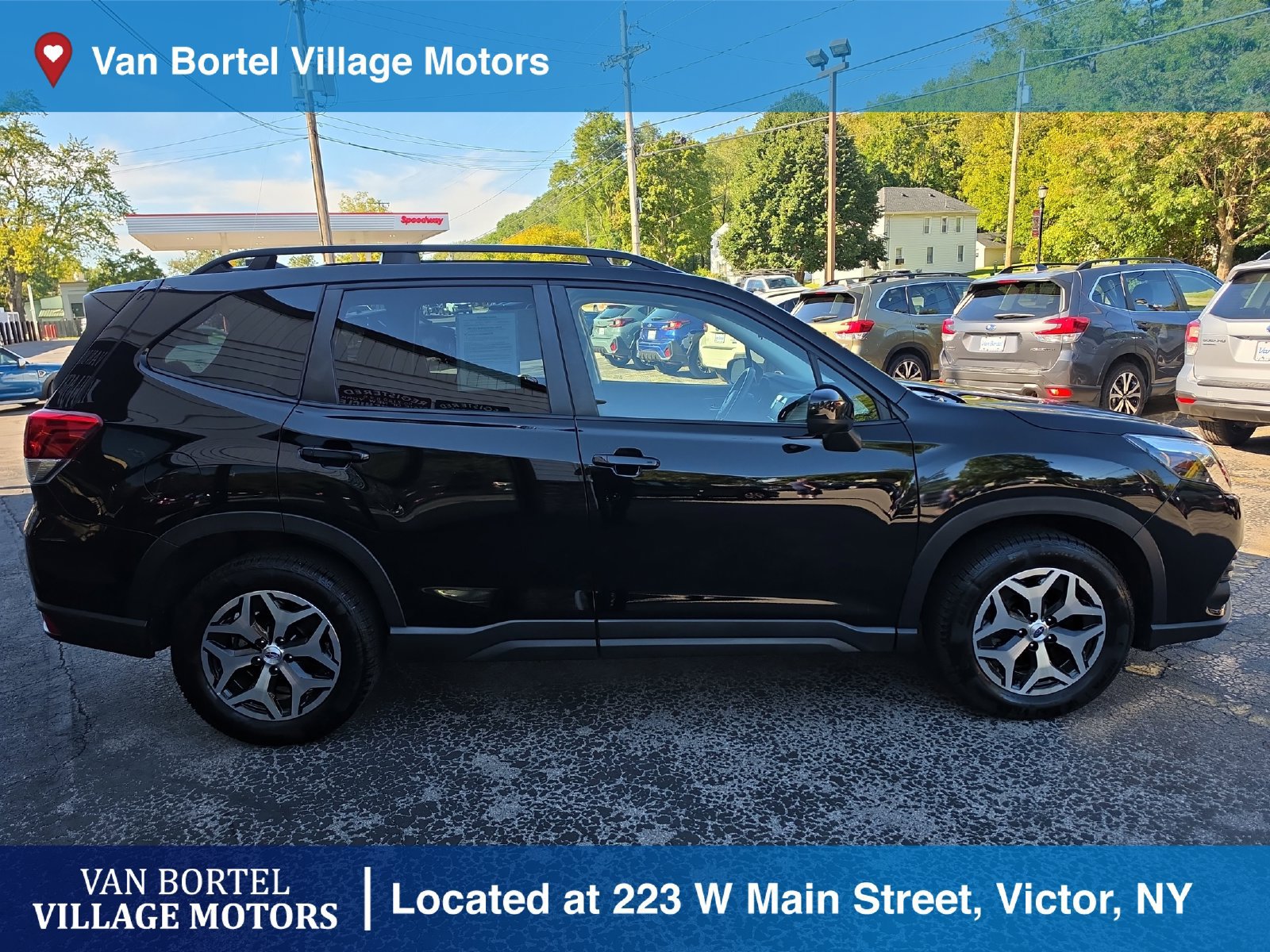 Used 2023 Subaru Forester Premium AWD/4WD image 4