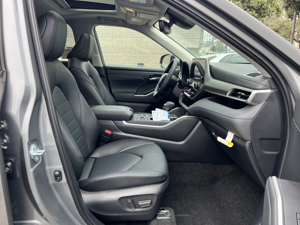 New 2026 Toyota Highlander XLE AWD/4WD image 17