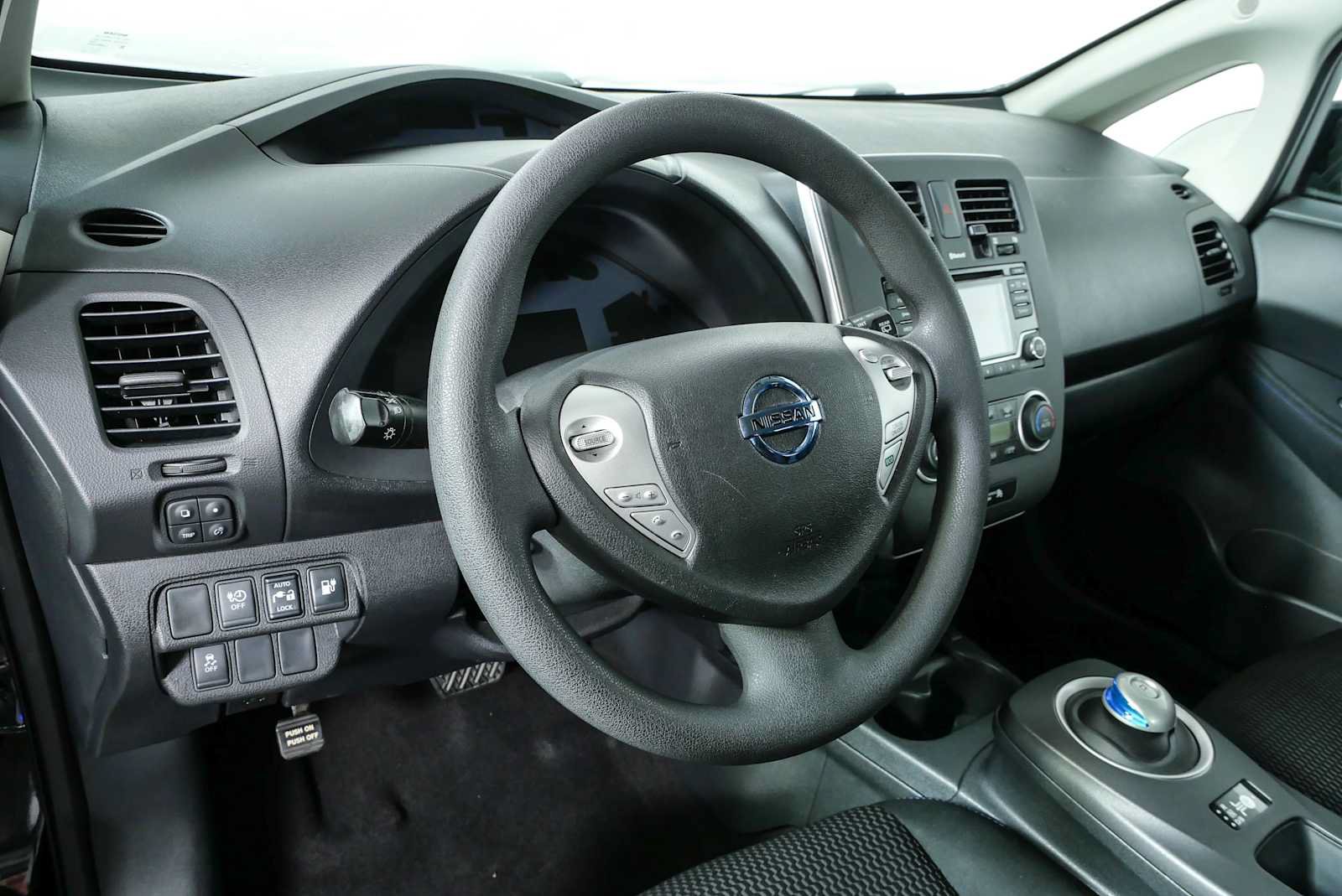 Used 2017 Nissan Leaf S w/ Charge Package FWD image 4