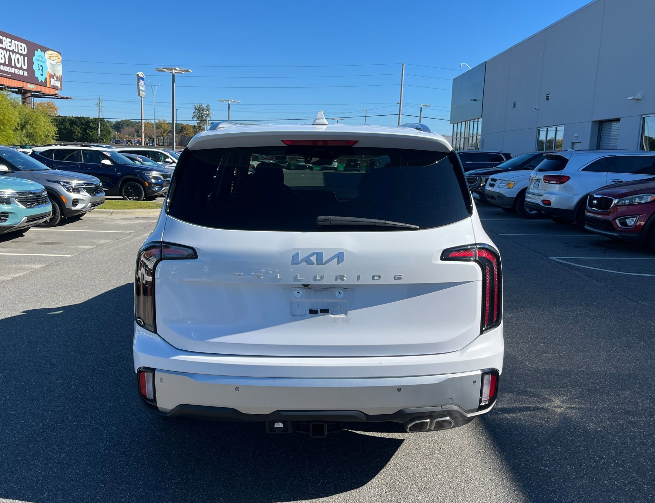 Used 2024 Kia Telluride EX w/ EX Captain's Chair Package image 7
