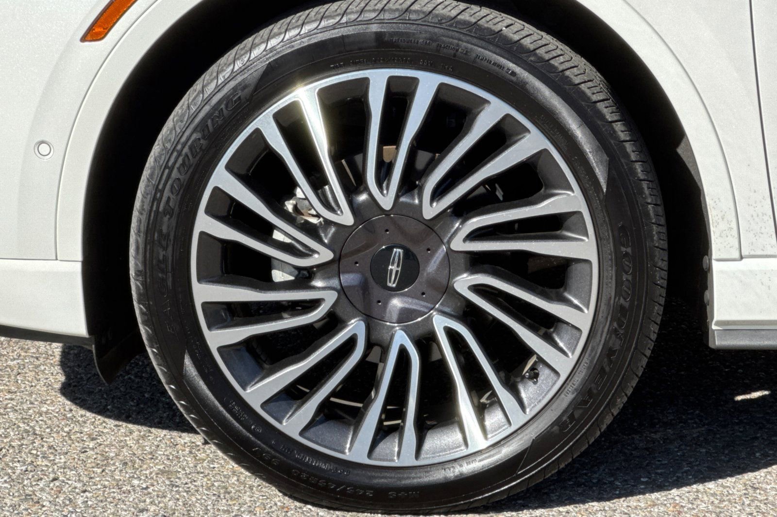 Used 2021 Lincoln Corsair Reserve w/ Equipment Group 201A image 27