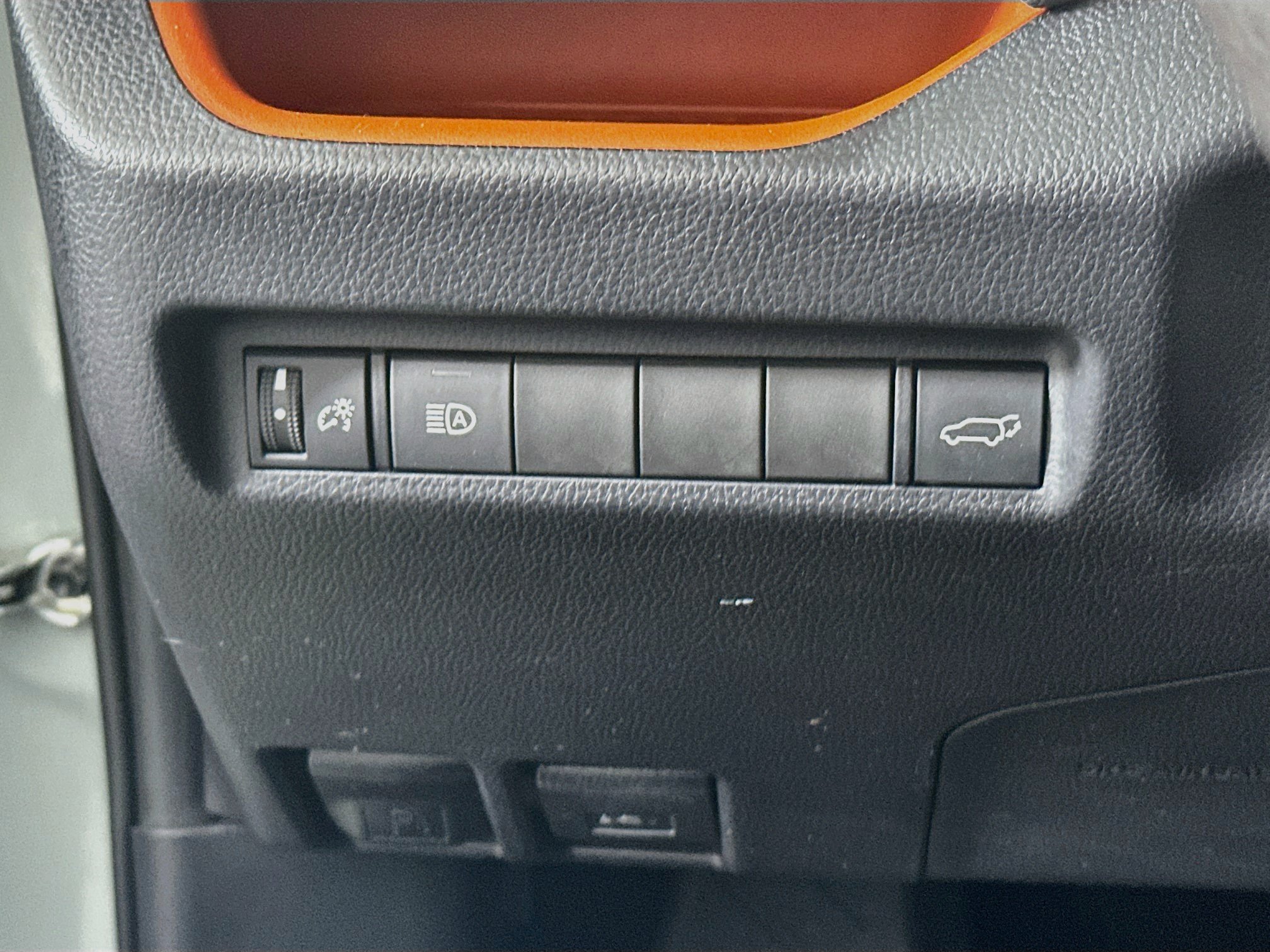 Used 2019 Toyota RAV4 Adventure w/ All Weather Liner Package AWD/4WD image 17