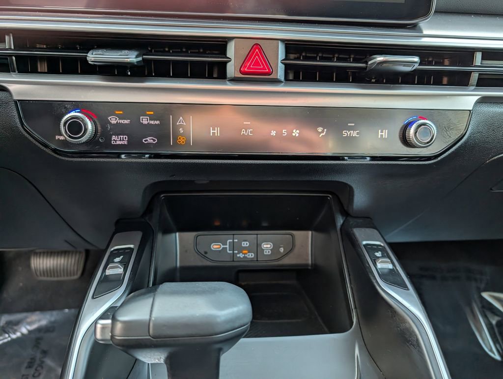 Used 2025 Kia Sorento S w/ Panoramic Sunroof Package image 23