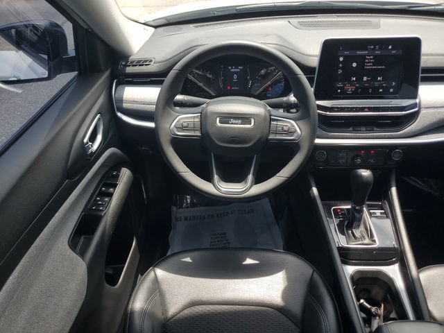Used 2022 Jeep Compass Latitude FWD image 17