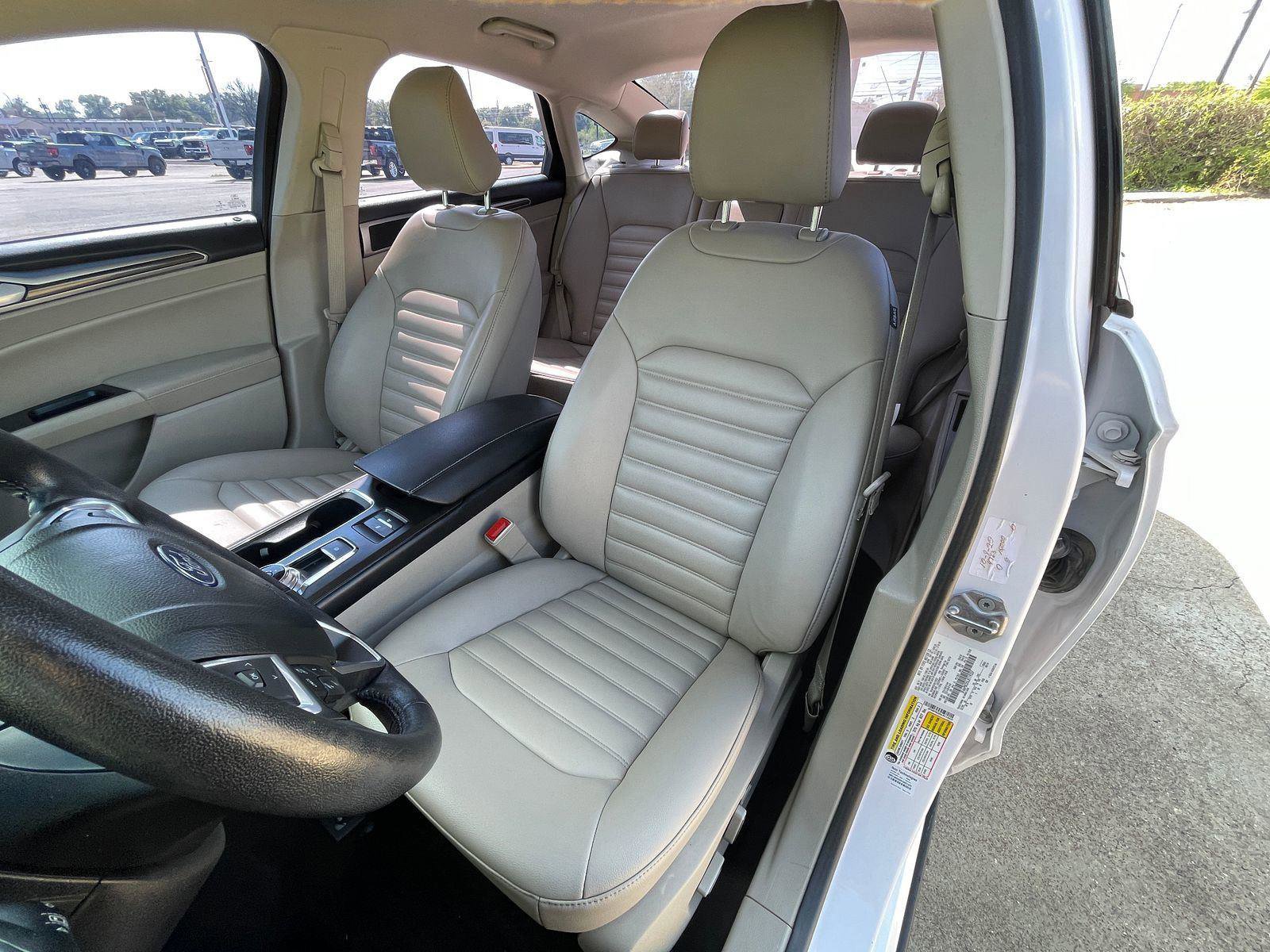 Used 2020 Ford Fusion SEL image 9