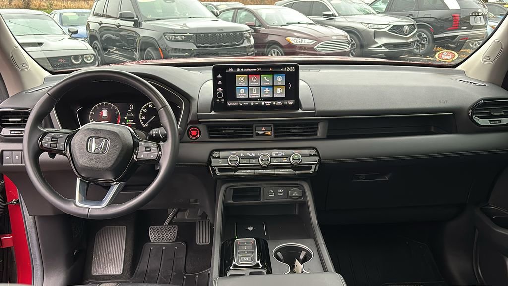 Certified 2023 Honda Pilot Touring image 12
