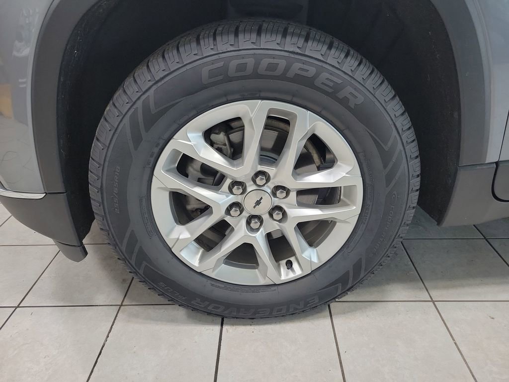 Used 2021 Chevrolet Traverse LT image 47