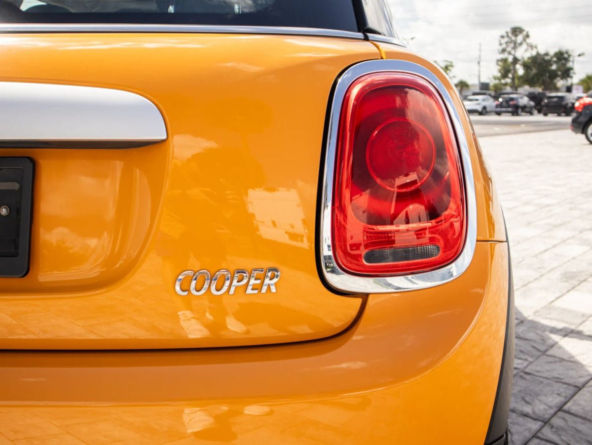 Used 2014 MINI Cooper 2-Door Hardtop FWD image 9