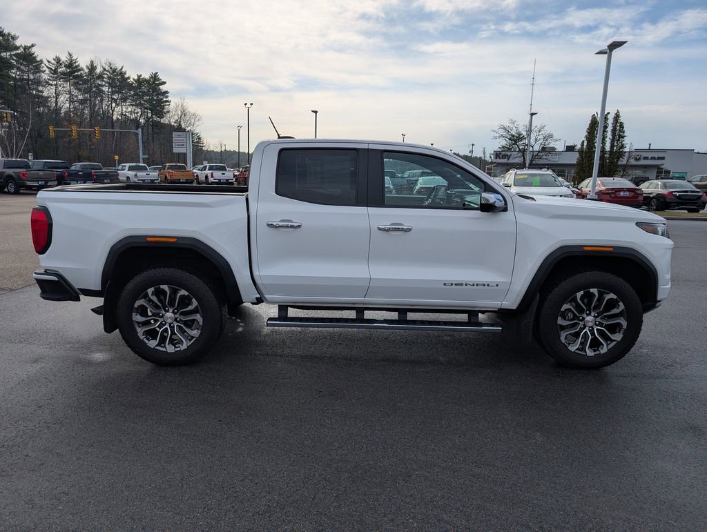 Used 2024 GMC Canyon Denali image 7