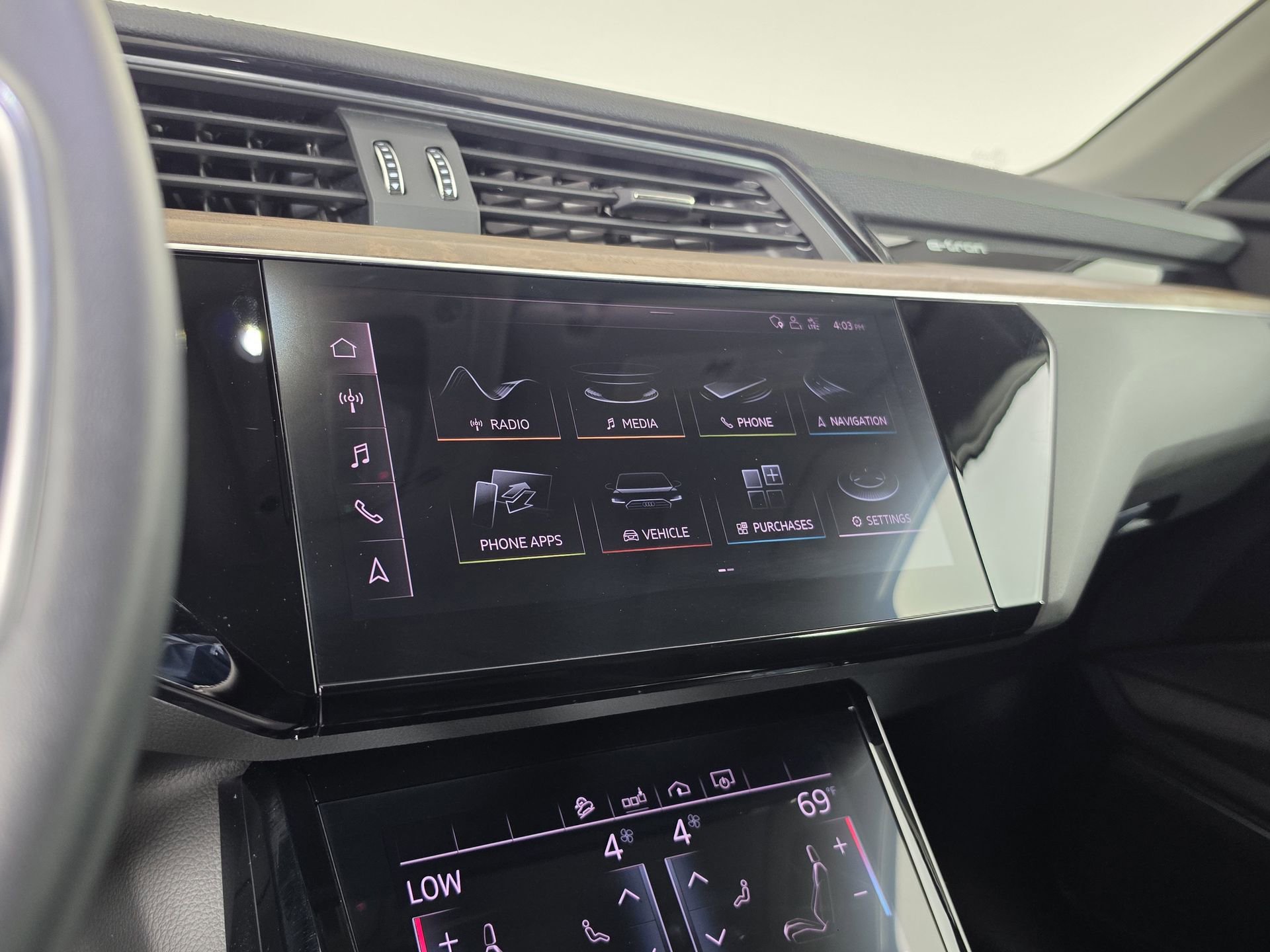 Used 2019 Audi e-tron Premium Plus w/ Cold Weather Package AWD/4WD image 30